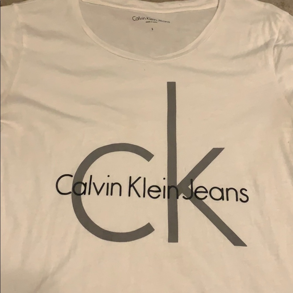 ck white logo tee